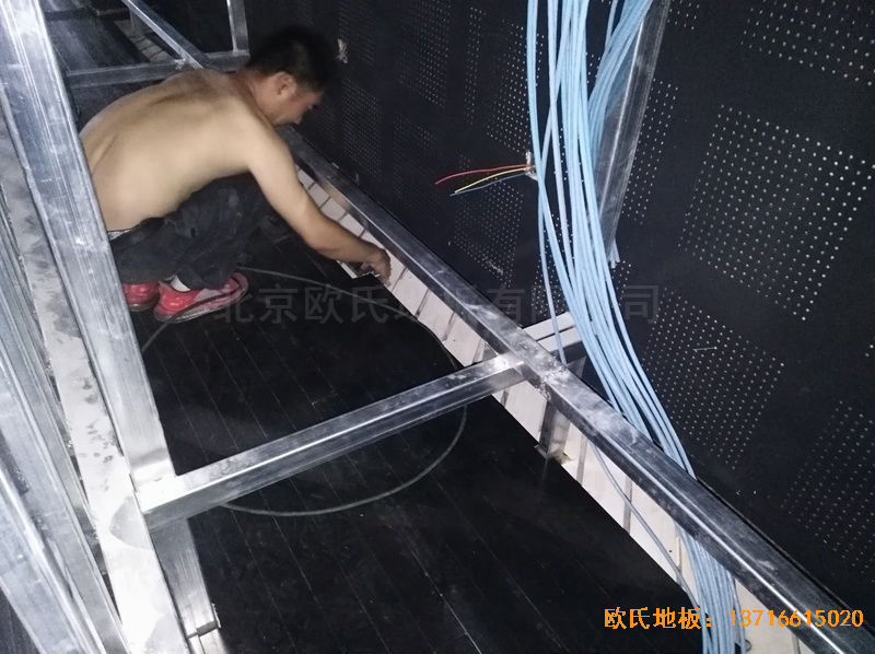 �ӱ��ȷ�����ͬ�ČWУ���_�\��ľ�ذ���b����